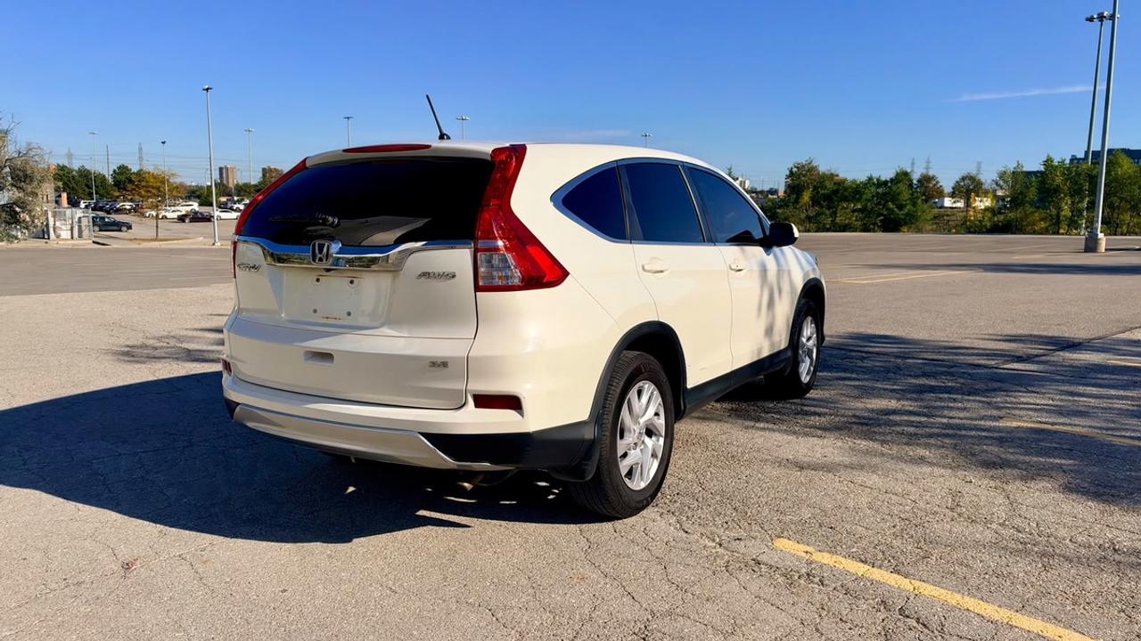 2015 Honda CR-V SE Photo4