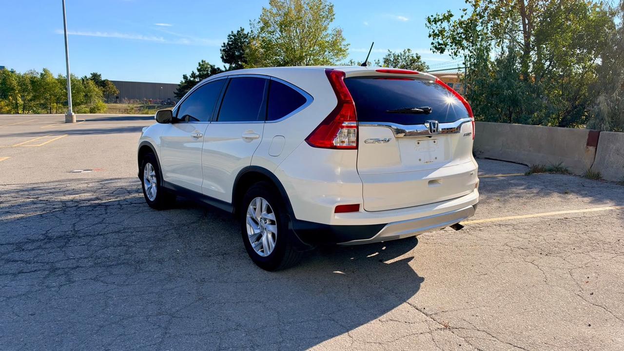 2015 Honda CR-V SE Photo