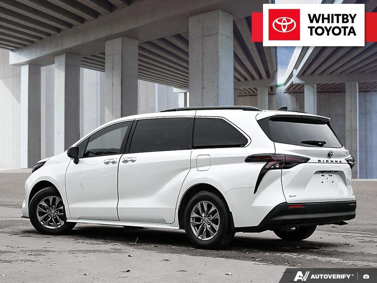 2025 Toyota Sienna XLE Hybrid 2.5L Photo4