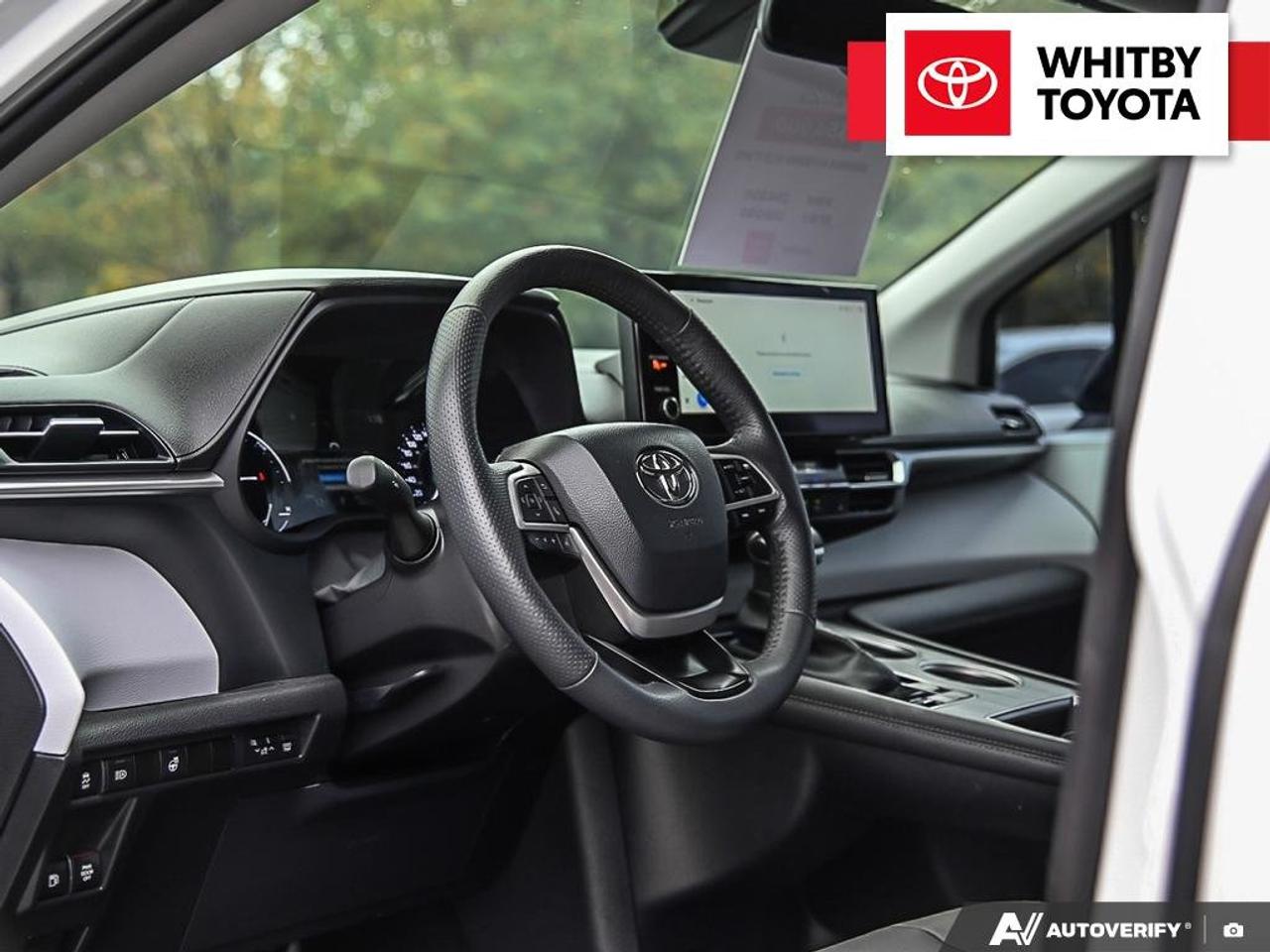 2025 Toyota Sienna XLE Hybrid 2.5L Photo