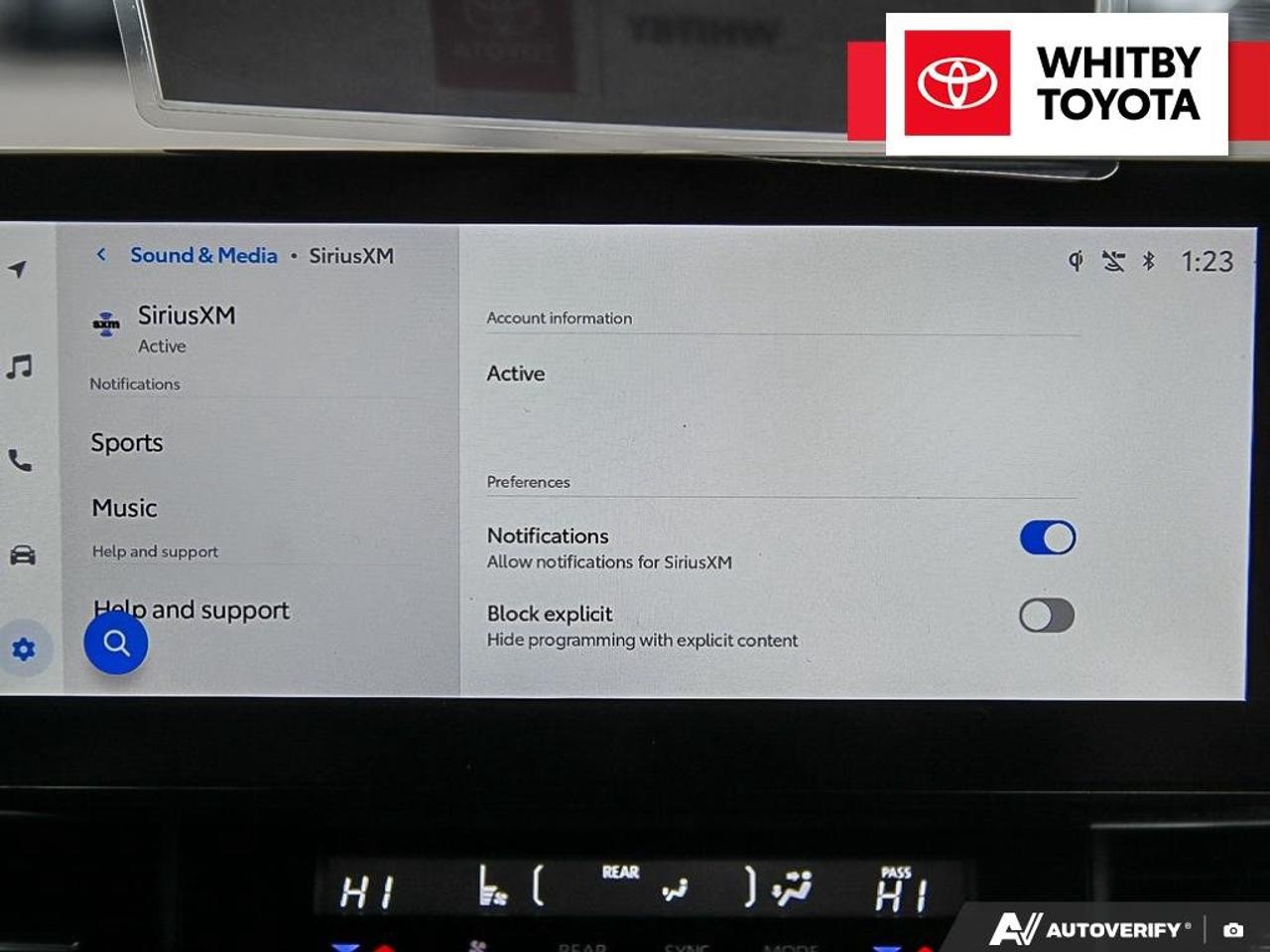 2025 Toyota Sienna XLE Hybrid 2.5L Photo