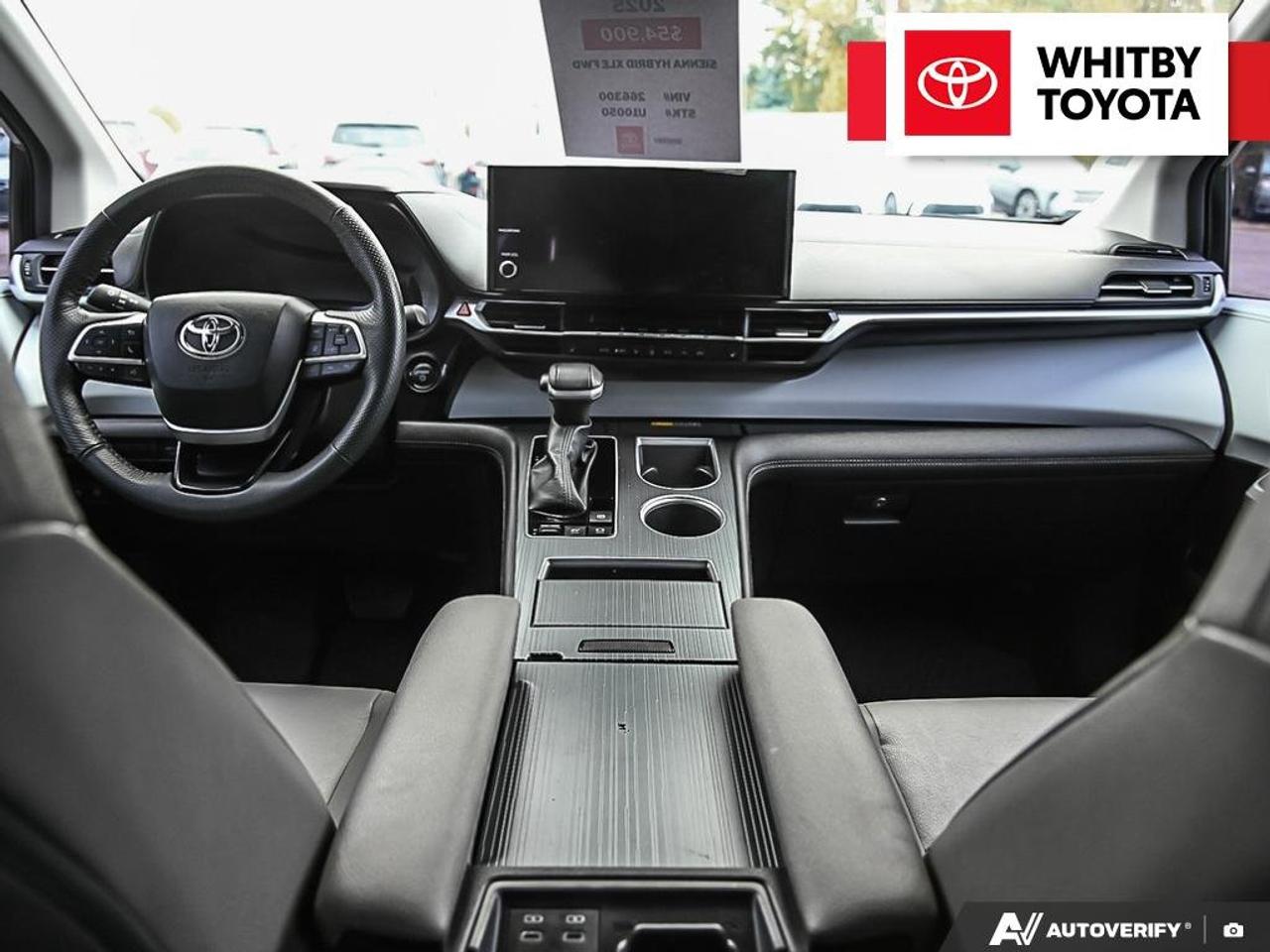 2025 Toyota Sienna XLE Hybrid 2.5L Photo