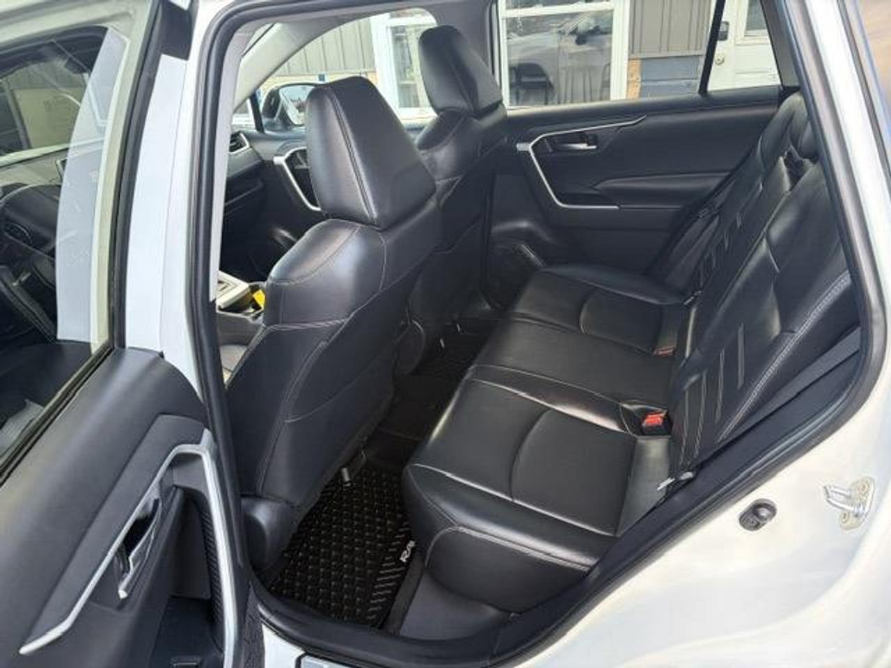 2020 Toyota RAV4 XLE 4dr All-wheel Drive Photo