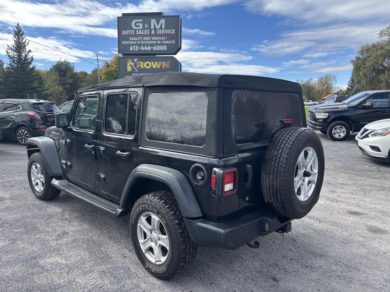2018 Jeep WRANGLER UNLIMITED Sport Photo2