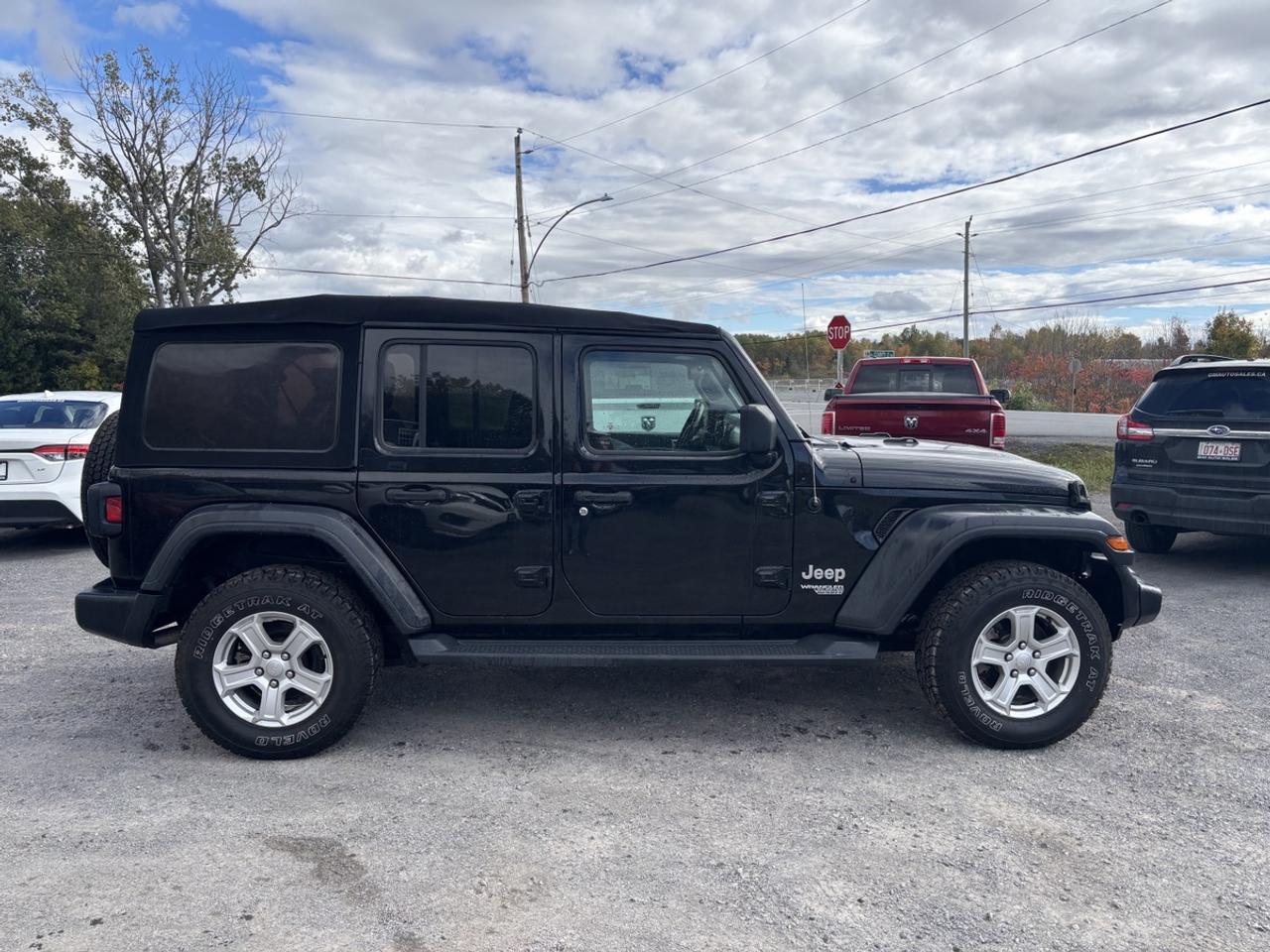 2018 Jeep WRANGLER UNLIMITED Sport Photo