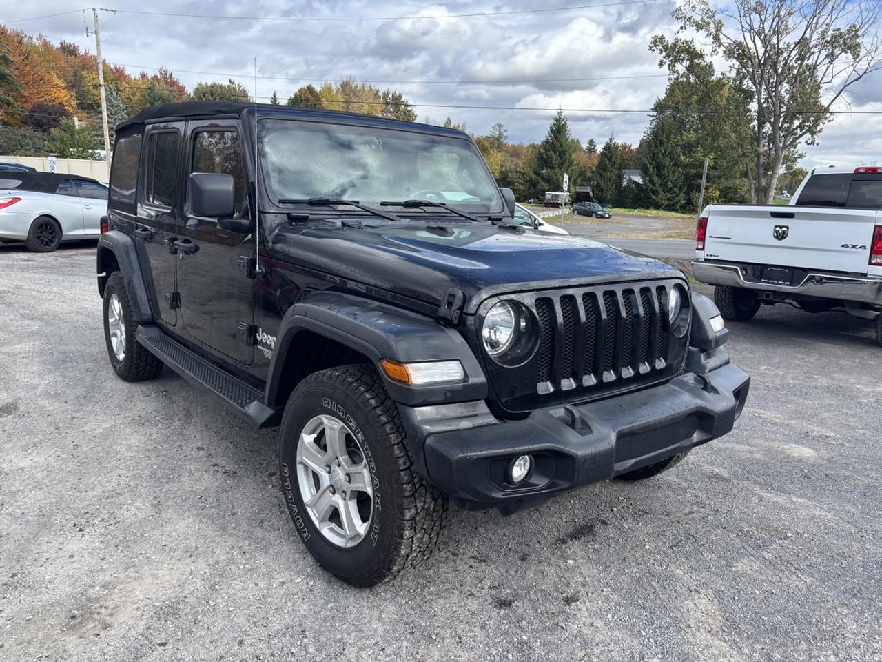 2018 Jeep WRANGLER UNLIMITED Sport Photo