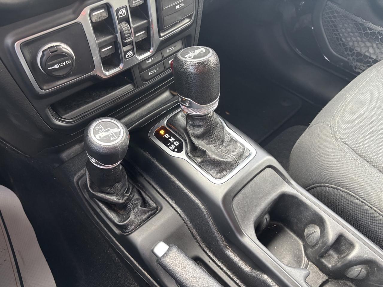 2018 Jeep WRANGLER UNLIMITED Sport Photo
