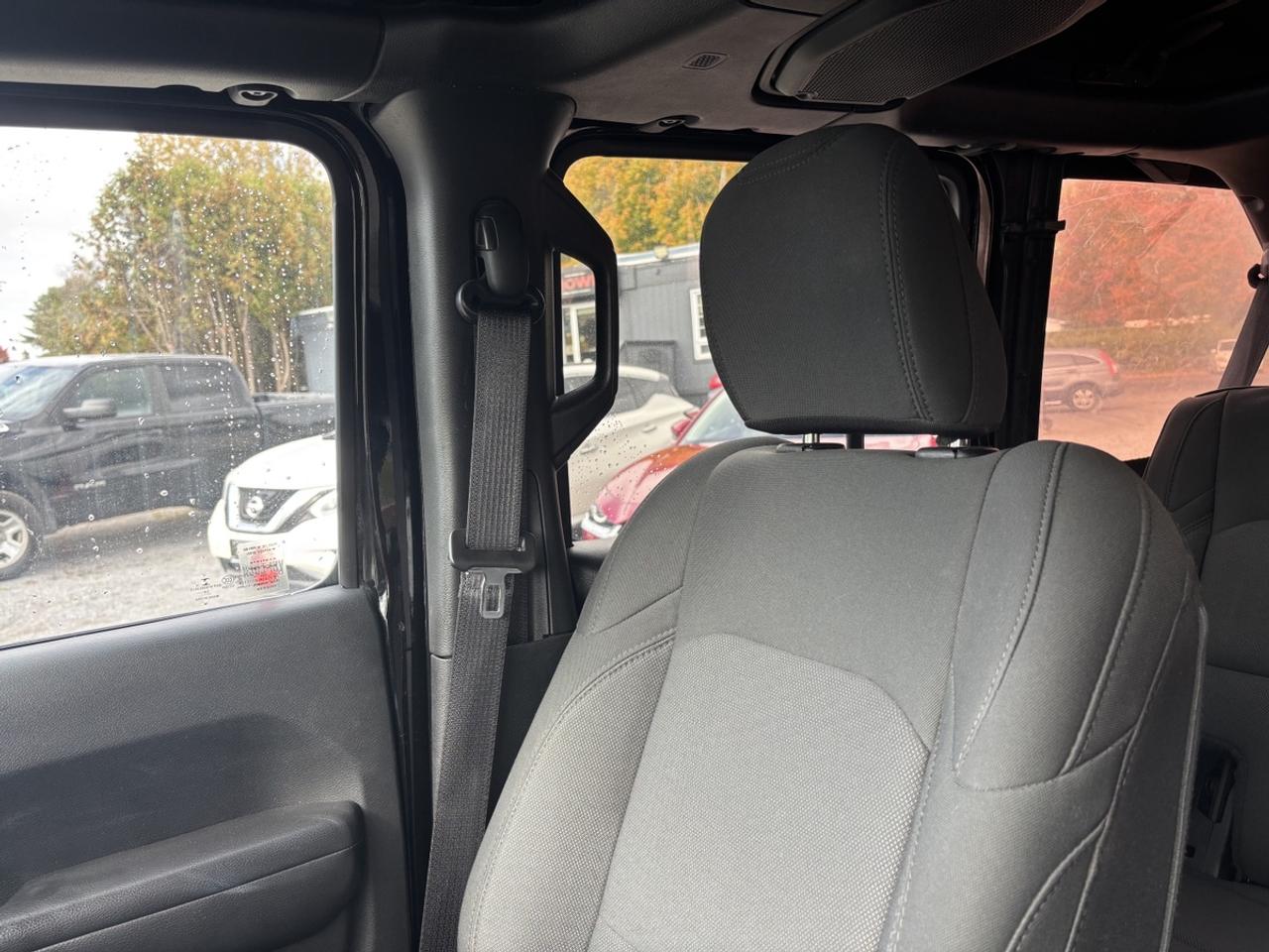 2018 Jeep WRANGLER UNLIMITED Sport Photo