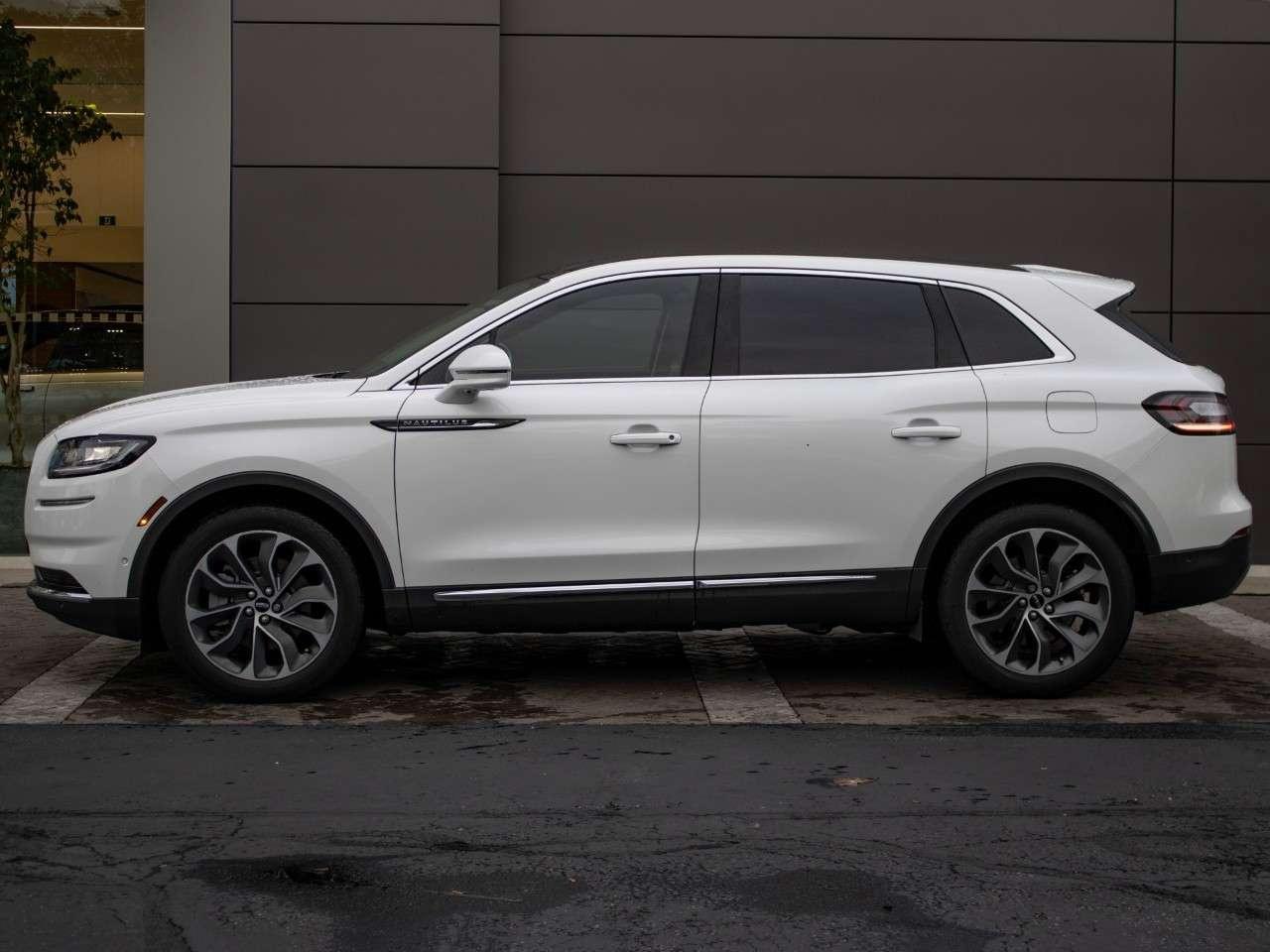 2022 Lincoln Nautilus Reserve AWD Photo1