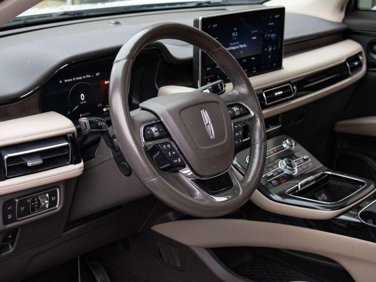 2022 Lincoln Nautilus Reserve AWD Photo