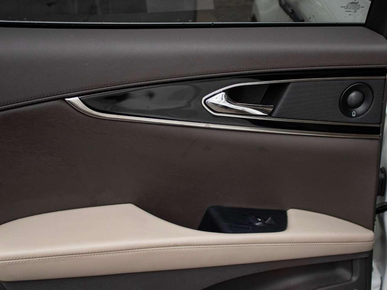 2022 Lincoln Nautilus Reserve AWD Photo