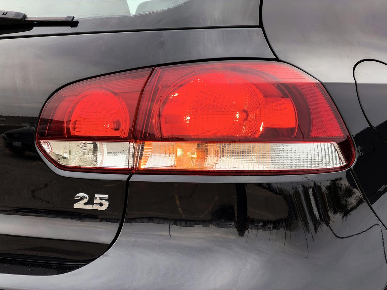 2012 Volkswagen GOLF 2.5L HIGHLINE Photo