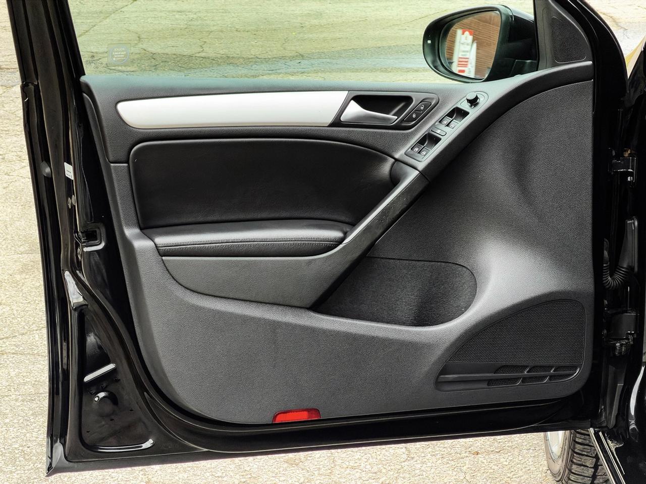 2012 Volkswagen GOLF 2.5L HIGHLINE Photo