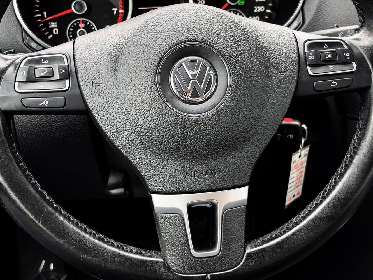 2012 Volkswagen GOLF 2.5L HIGHLINE Photo
