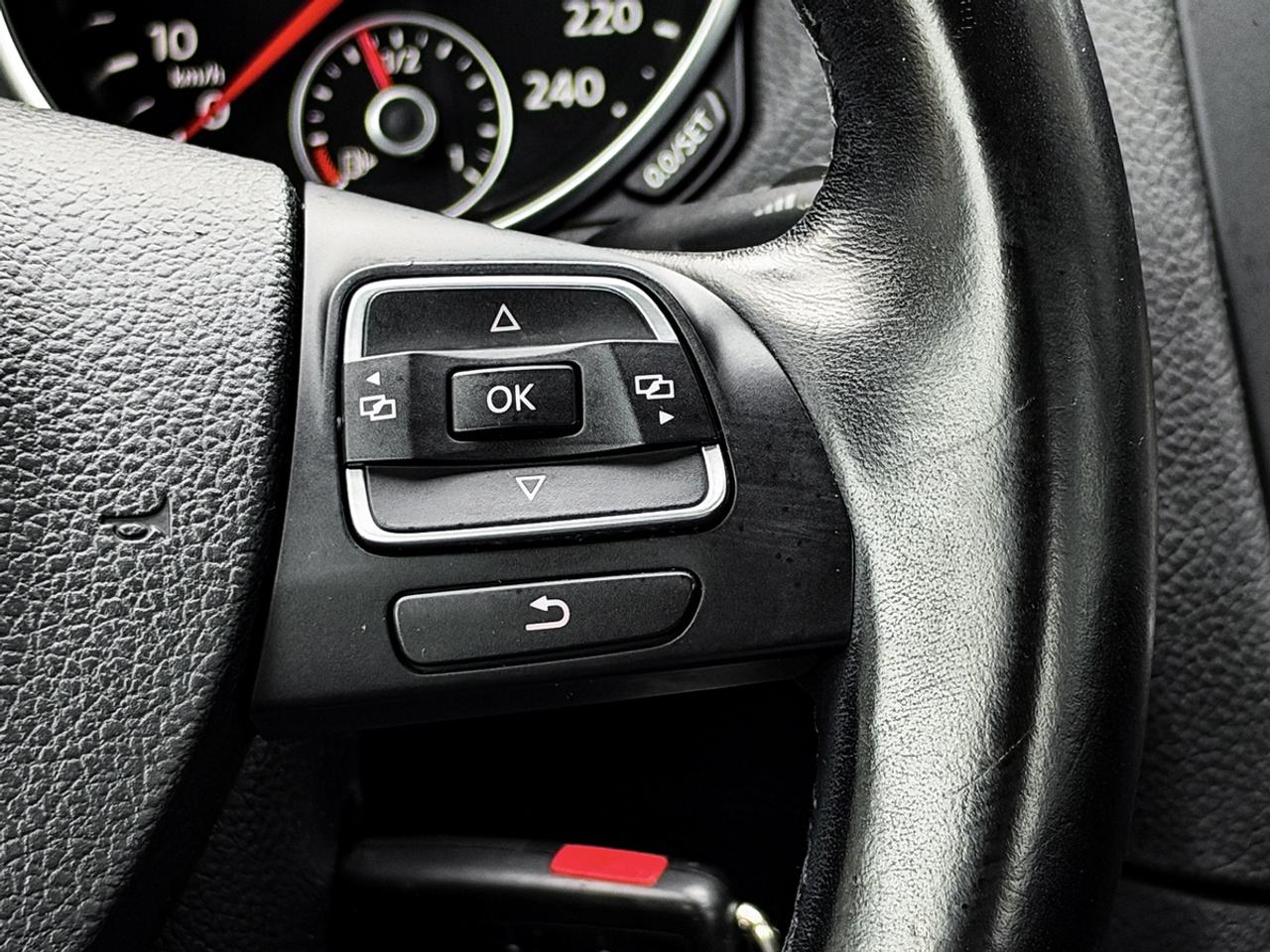 2012 Volkswagen GOLF 2.5L HIGHLINE Photo