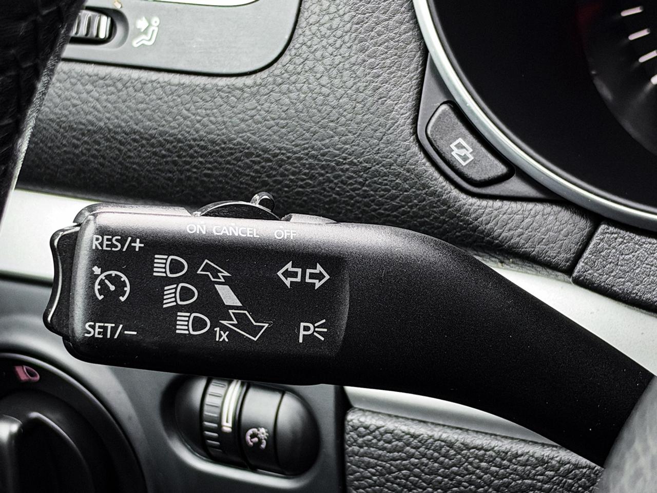 2012 Volkswagen GOLF 2.5L HIGHLINE Photo