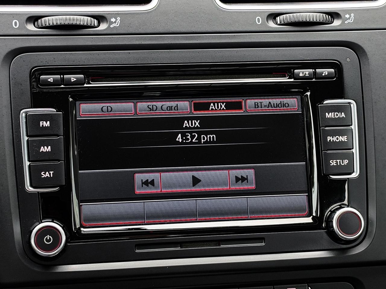 2012 Volkswagen GOLF 2.5L HIGHLINE Photo