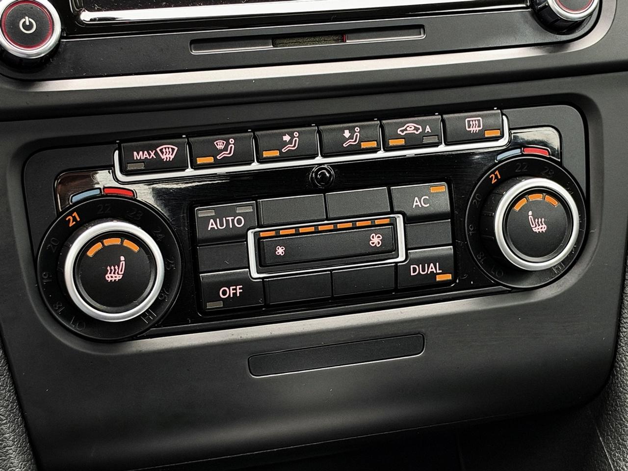 2012 Volkswagen GOLF 2.5L HIGHLINE Photo