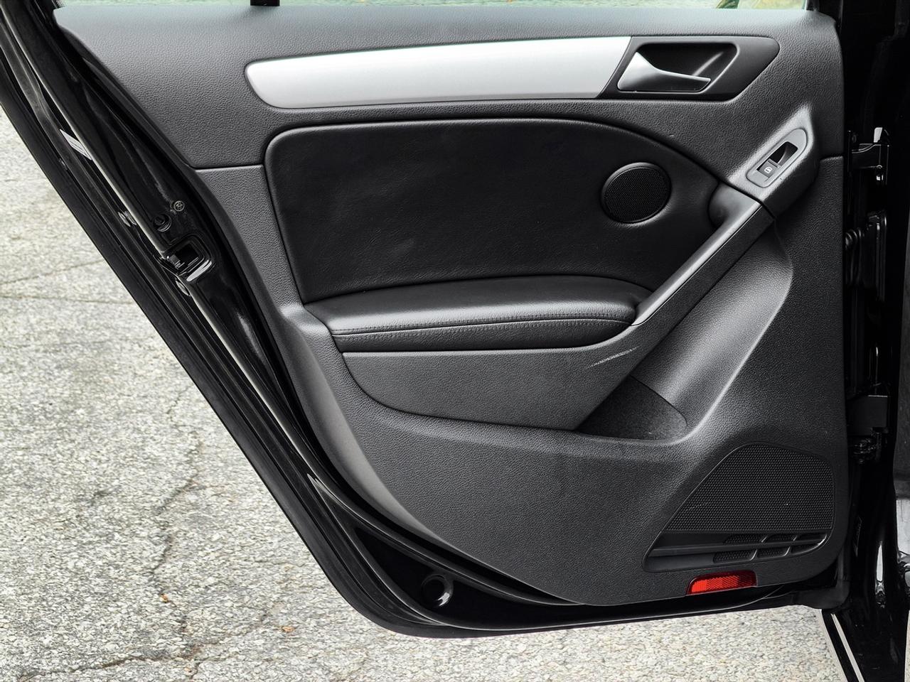 2012 Volkswagen GOLF 2.5L HIGHLINE Photo