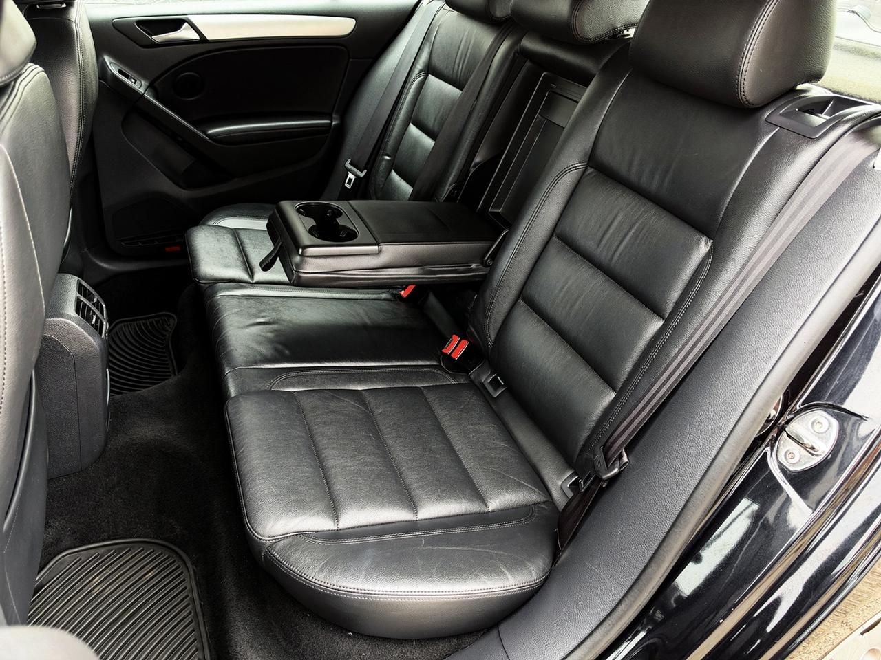 2012 Volkswagen GOLF 2.5L HIGHLINE Photo