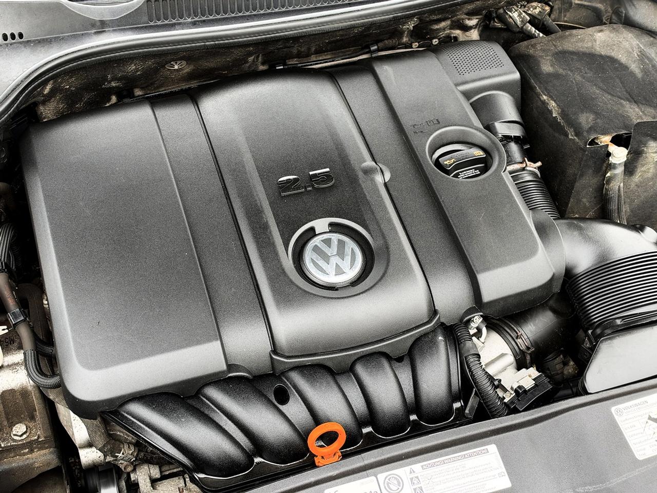 2012 Volkswagen GOLF 2.5L HIGHLINE Photo