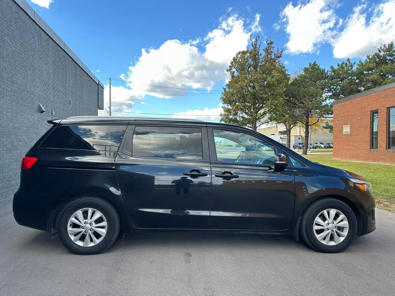 2018 Kia Sedona LX+ FWD Photo