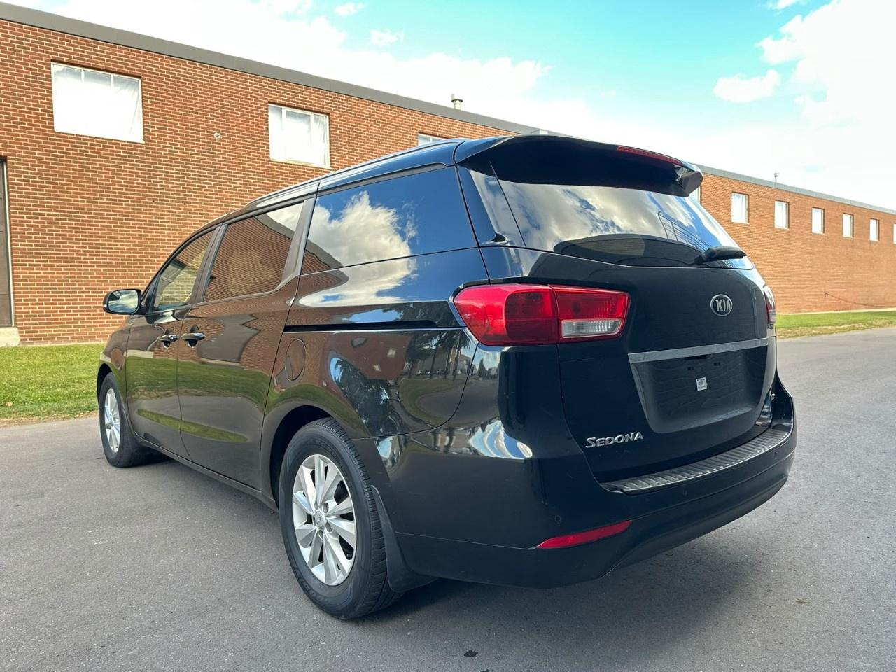 2018 Kia Sedona LX+ FWD Photo