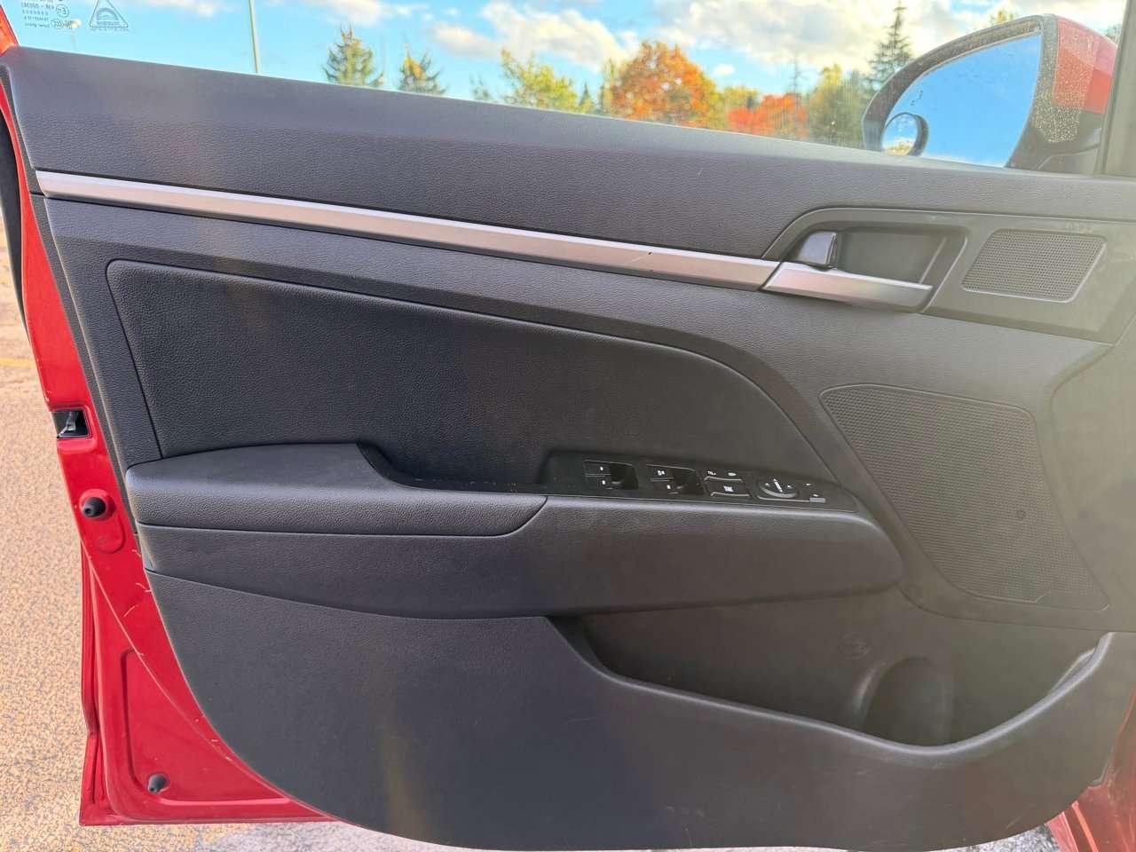 2019 Hyundai Elantra SEL Photo