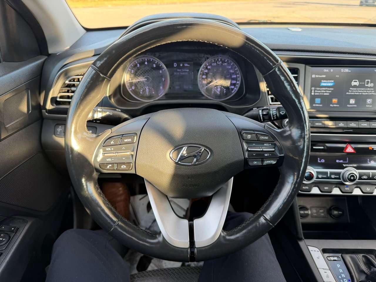 2019 Hyundai Elantra SEL Photo