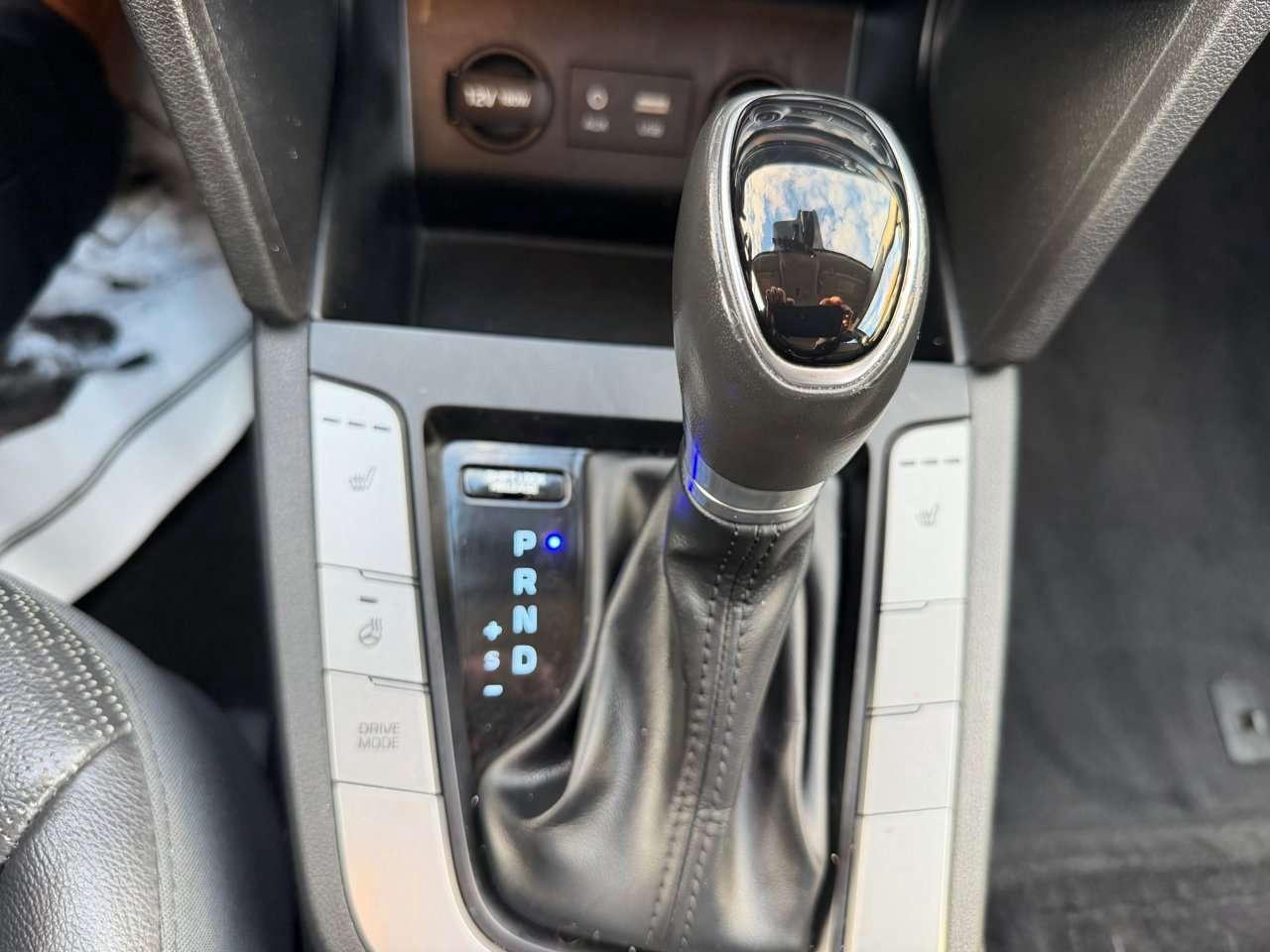 2019 Hyundai Elantra SEL Photo