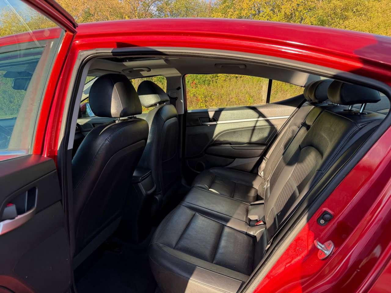 2019 Hyundai Elantra SEL Photo