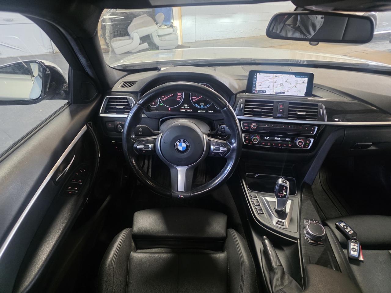 2018 BMW 3 Series 330e Photo