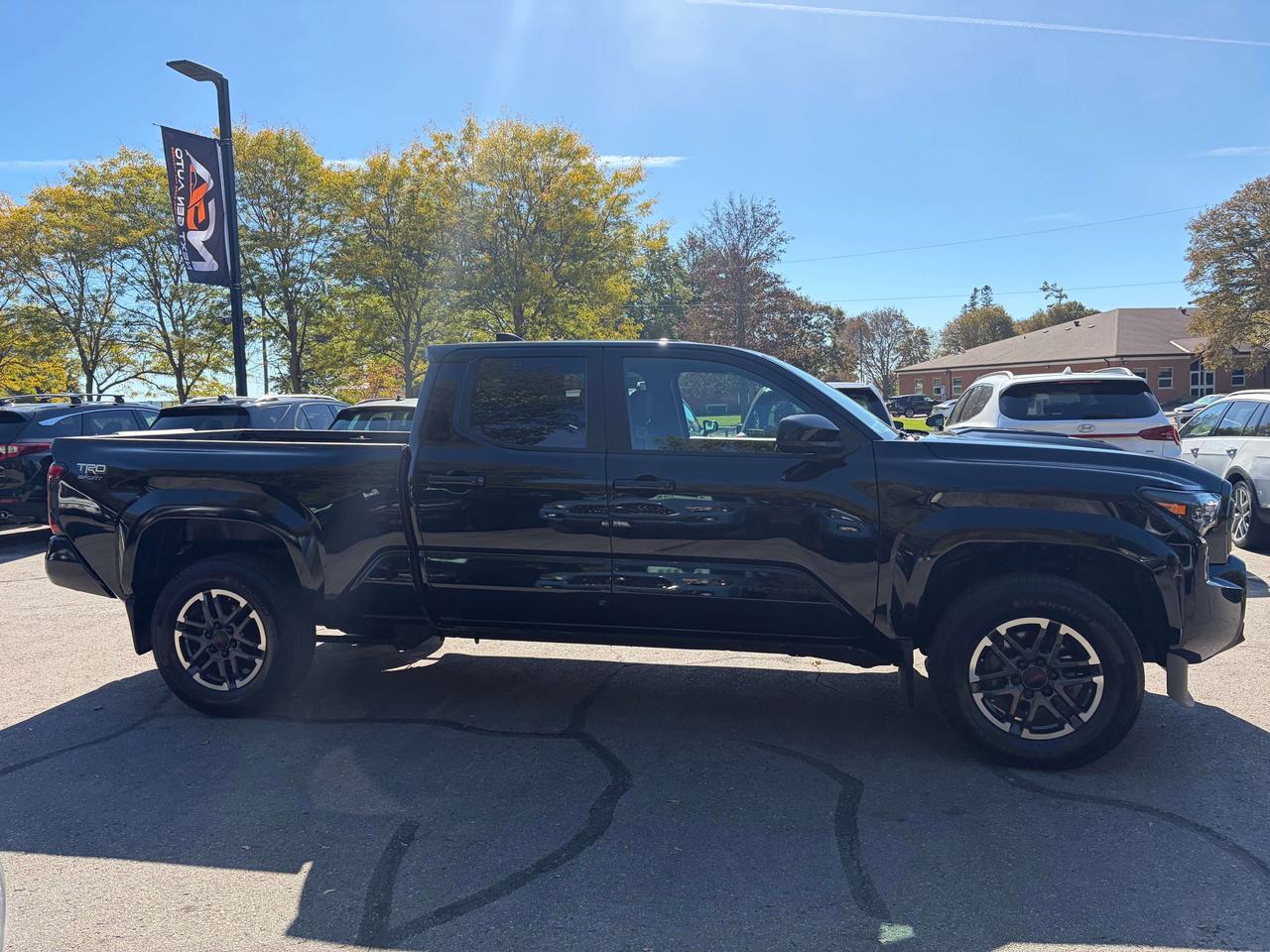 2024 Toyota Tacoma TRD SPORT 4x4 One Owner Clean CARFAX Photo4