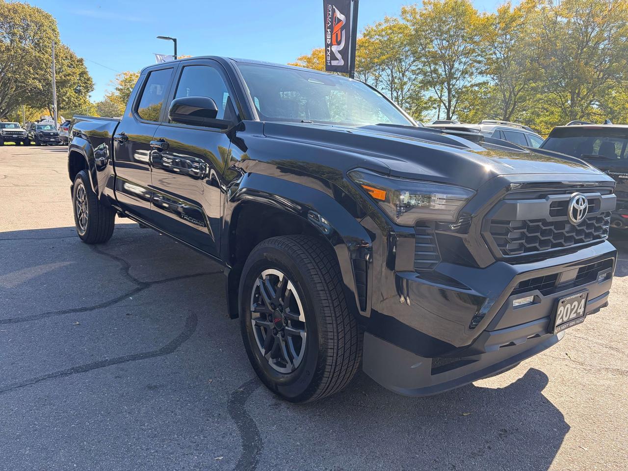 2024 Toyota Tacoma TRD SPORT 4x4 One Owner Clean CARFAX Photo3