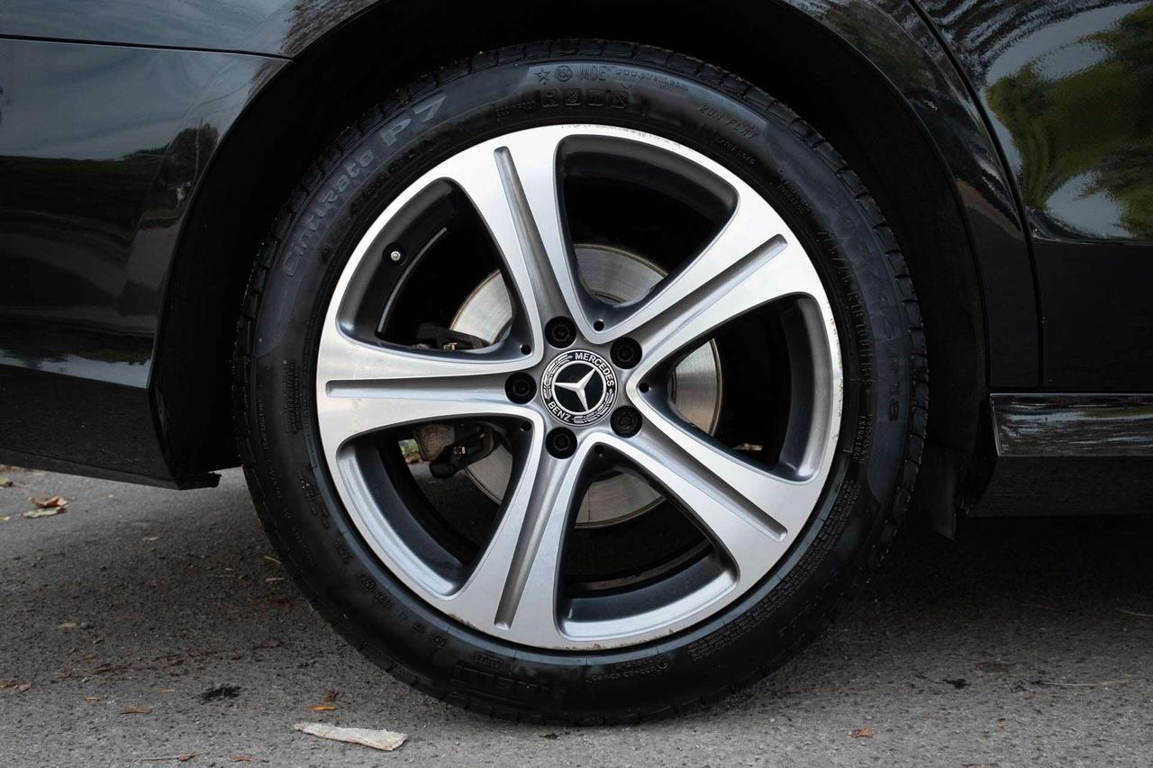 2019 Mercedes-Benz E-Class E300 Luxury 4MATIC Sedan Photo