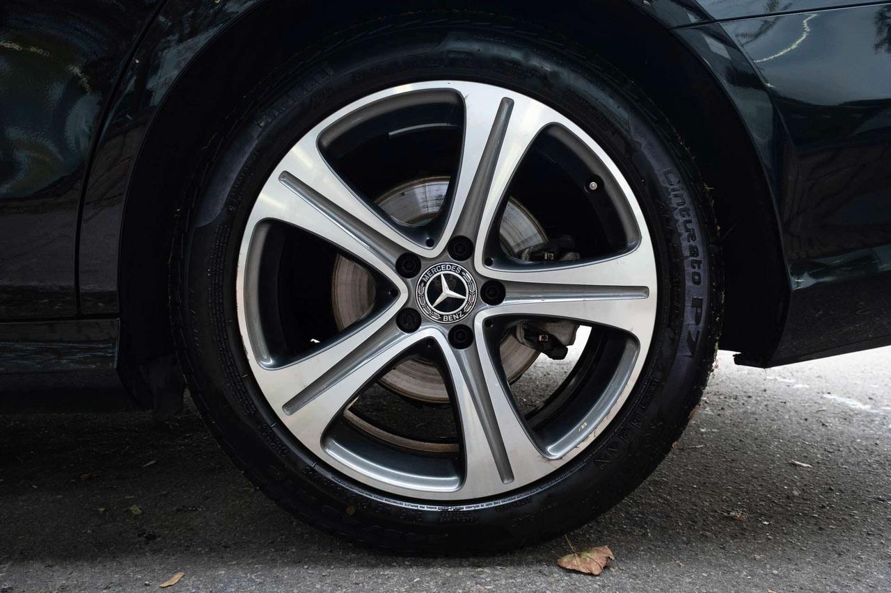 2019 Mercedes-Benz E-Class E300 Luxury 4MATIC Sedan Photo