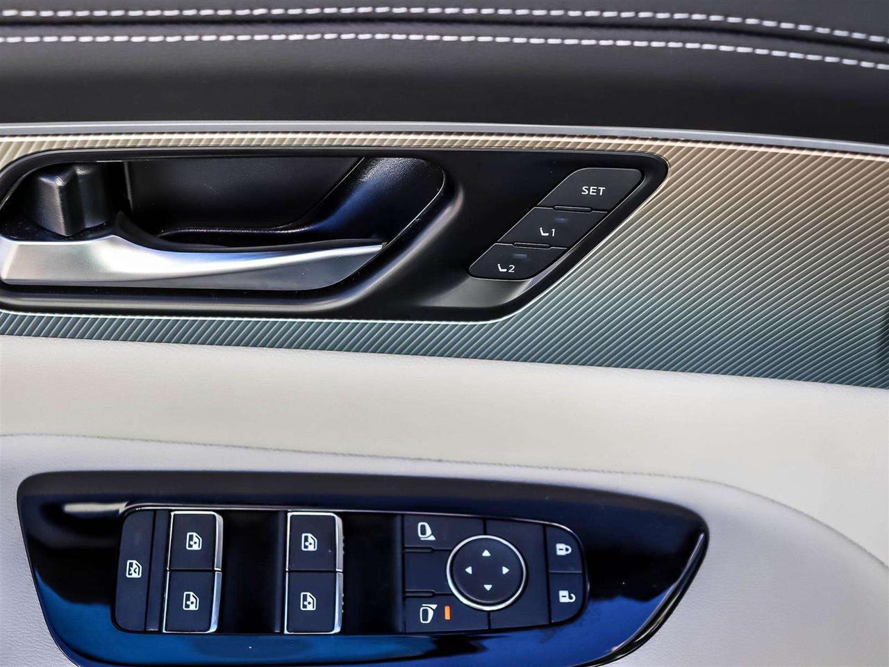 2025 Nissan Murano SL AWD PANORAMIC ROOF NAVI ADAPTIVE CRUISE Photo