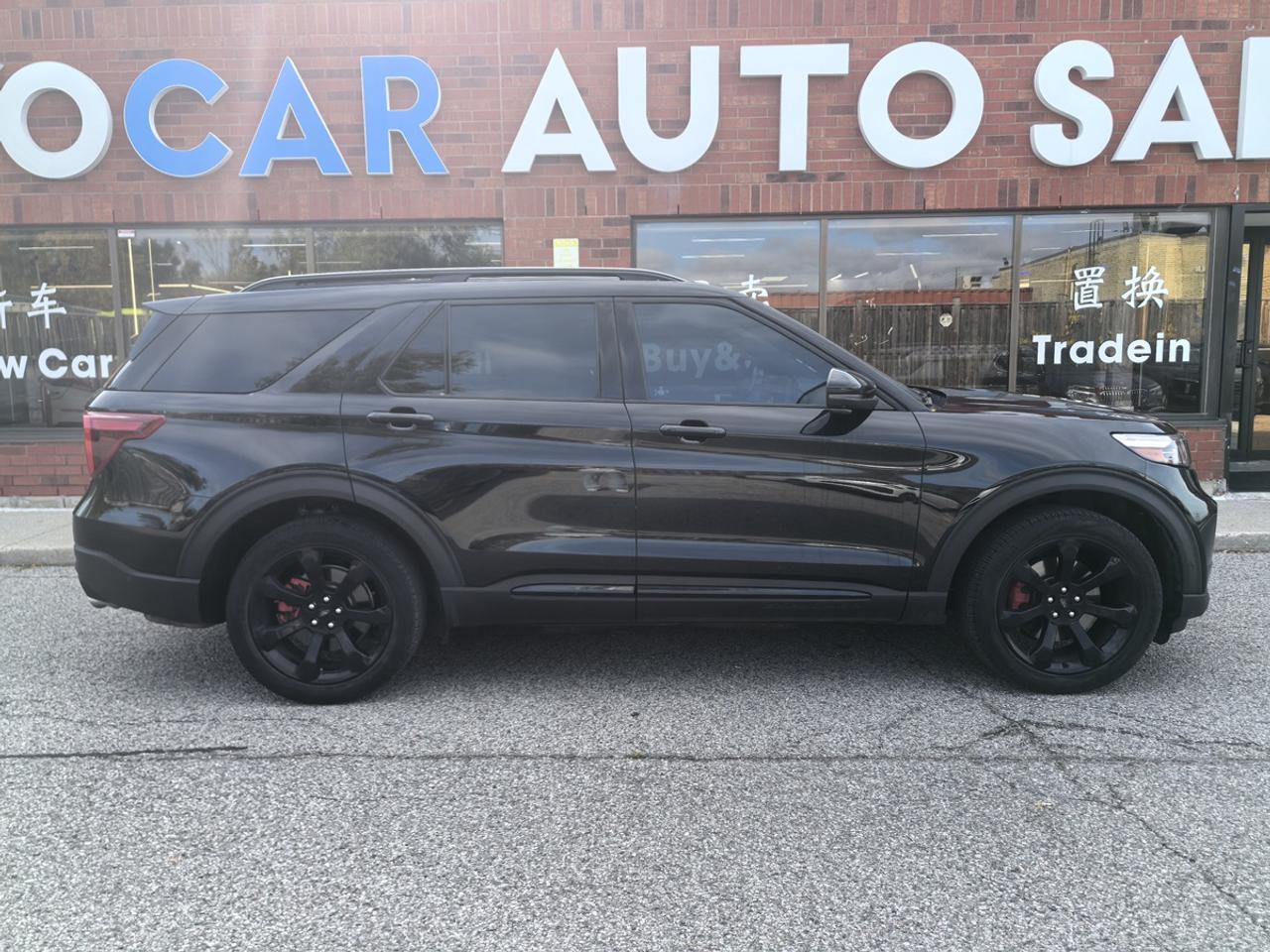 2020 Ford Explorer ST Photo2