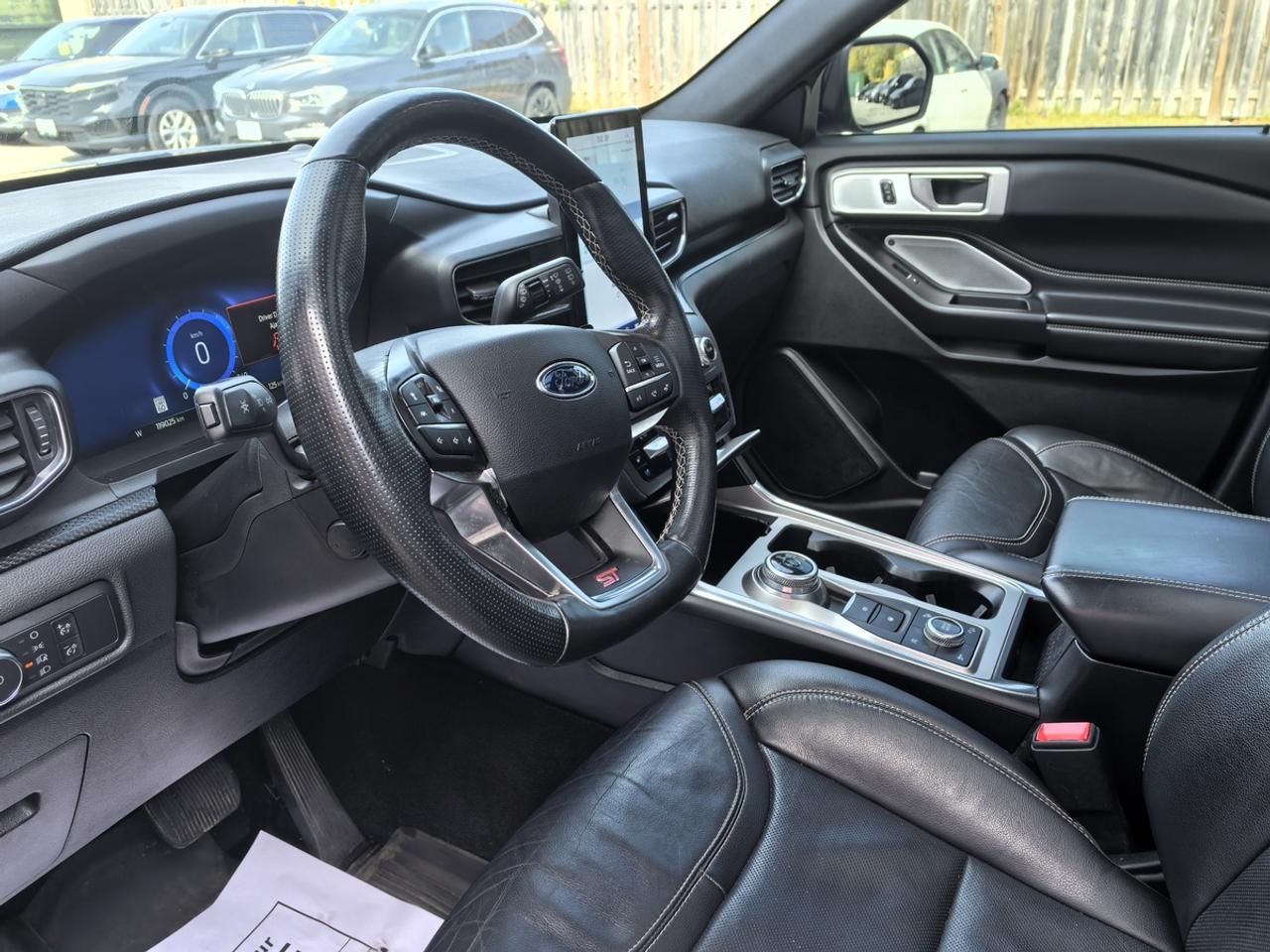 2020 Ford Explorer ST Photo