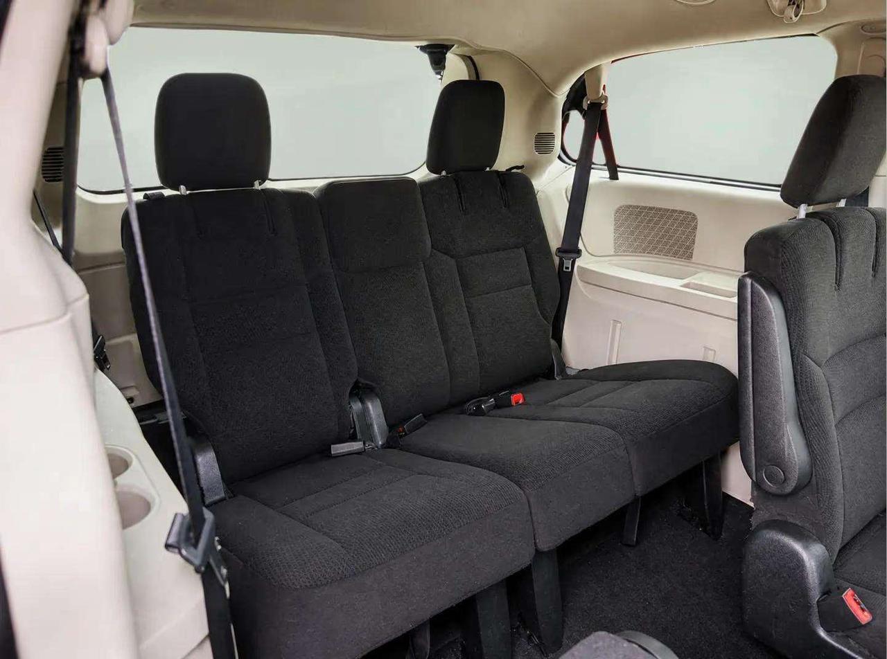 2017 Dodge Grand Caravan SXT Photo