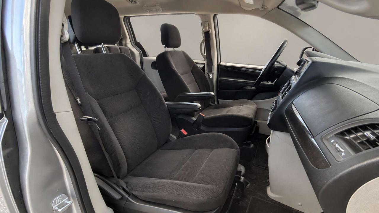 2017 Dodge Grand Caravan SXT Photo