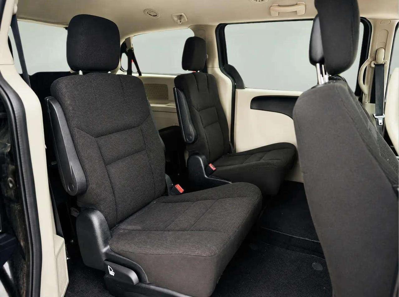 2017 Dodge Grand Caravan SXT Photo