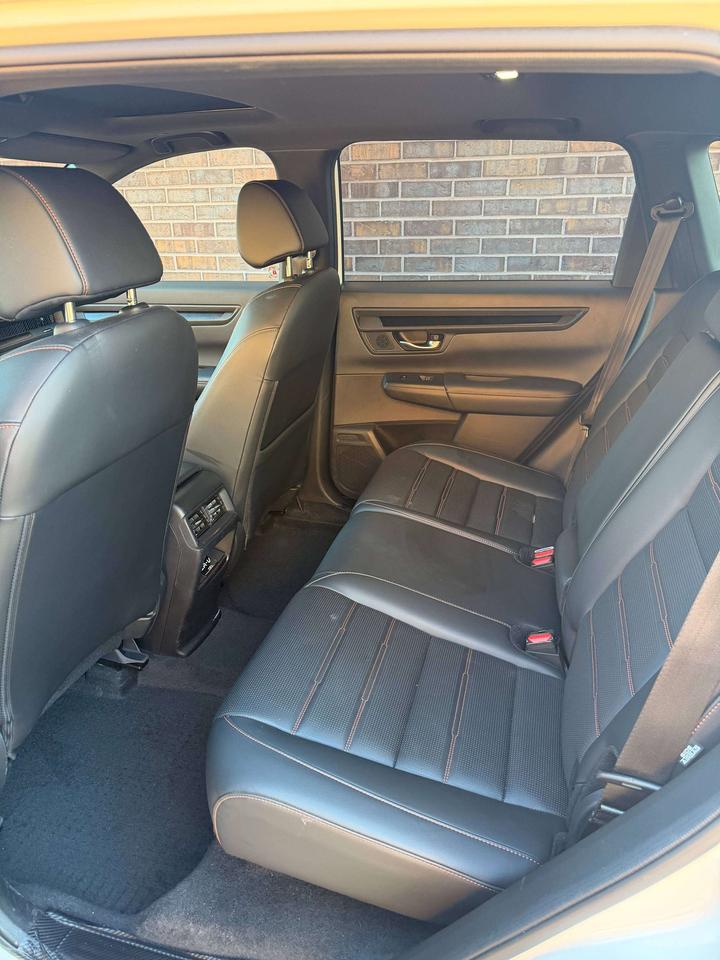 2024 Honda CR-V EX-L, LEATHER, SUNROOF. DRIVE ASSIST, AWD Photo