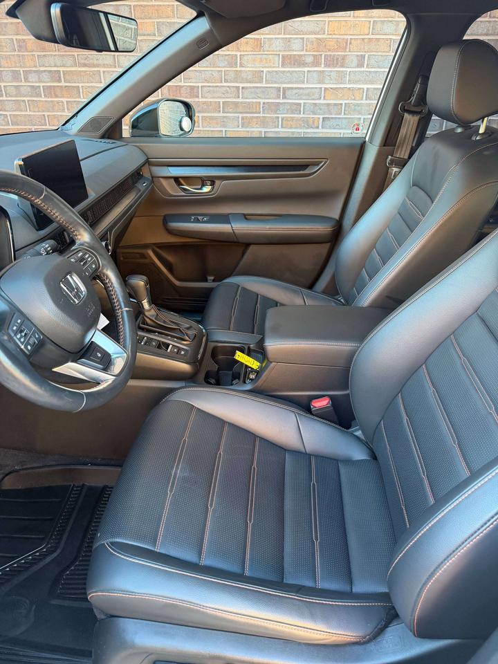 2024 Honda CR-V EX-L, LEATHER, SUNROOF. DRIVE ASSIST, AWD Photo