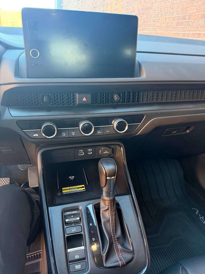 2024 Honda CR-V EX-L, LEATHER, SUNROOF. DRIVE ASSIST, AWD Photo