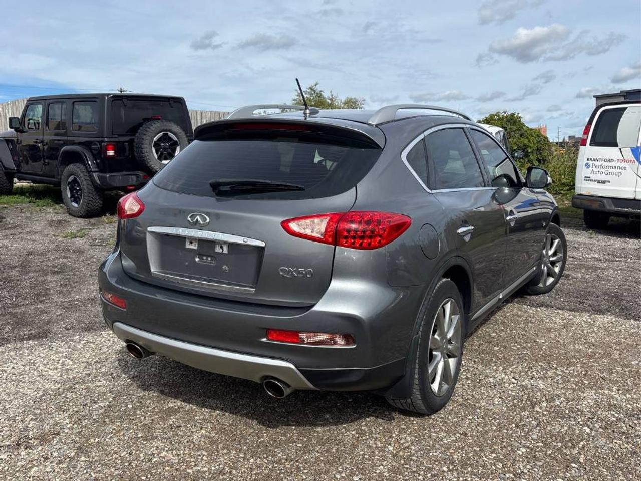 2017 Infiniti QX50 3.7L AWD | 1 OWNER | ACCIDENT FREE | CERTIFIED Photo4