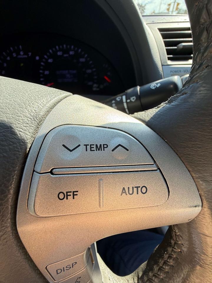 2011 Toyota Camry XLE Photo