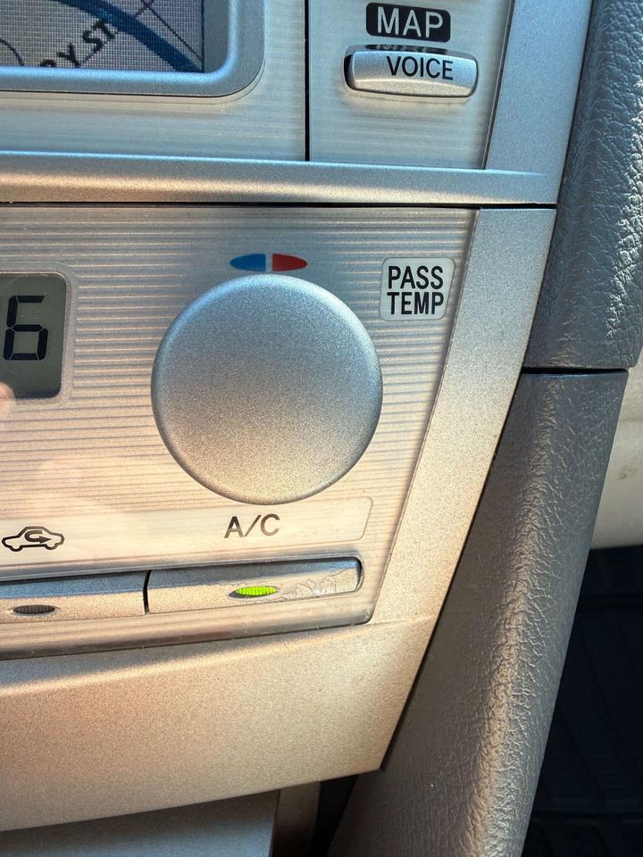 2011 Toyota Camry XLE Photo