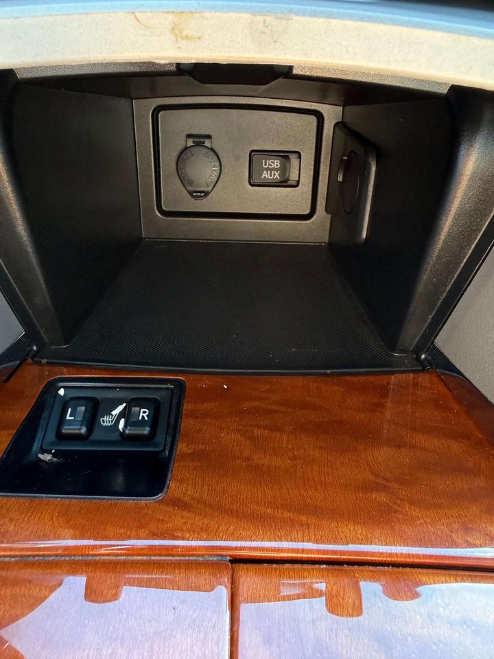 2011 Toyota Camry XLE Photo