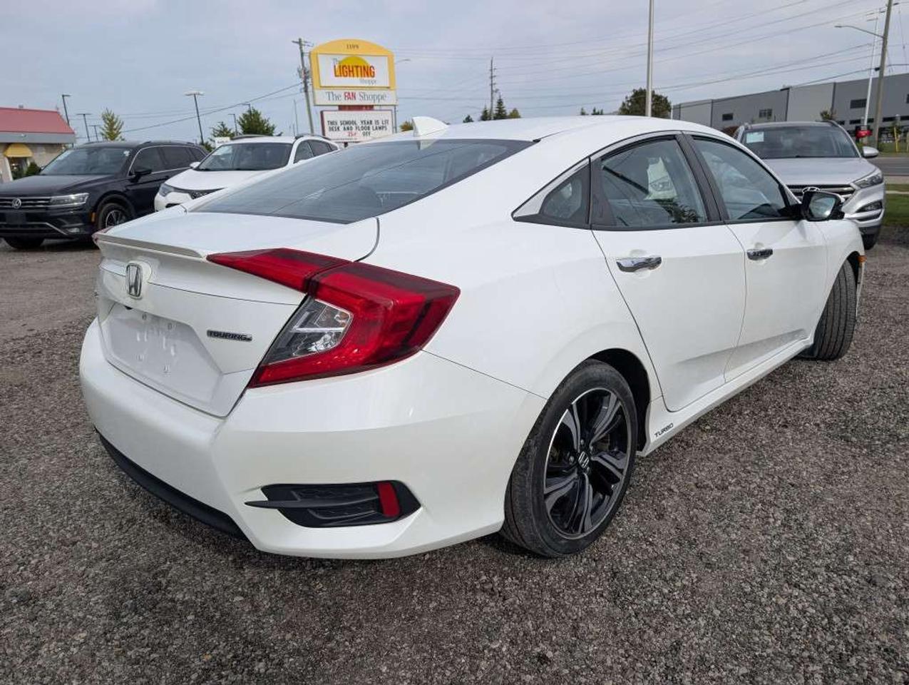 2018 Honda Civic Touring NAV LEATHER SUNROOF HTD SEATS CAMERA Photo